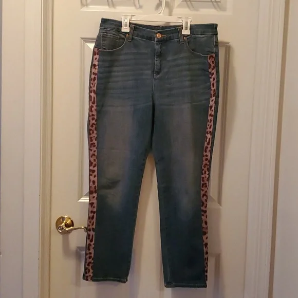 Chico's So Slimming Girlfriend Slim Leg Ankle Animal Print Trim Size 12R Jeans - Picture 3 of 14